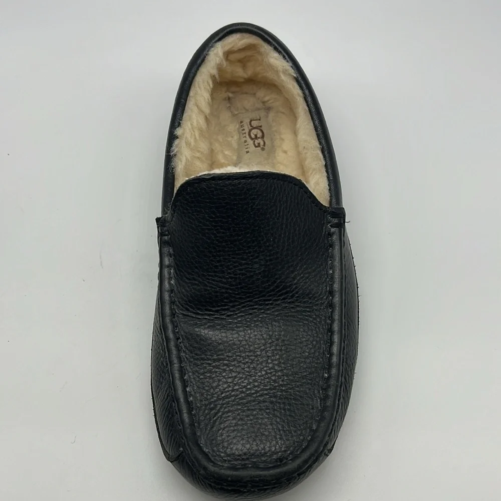 UGG - Ascot Grain Black Leather Shearling Sheepskin Lightweight Slippers Size 7